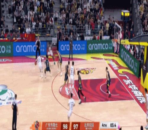 悉尼斯威尼,新片,中演吸血鬼,永利皇宫app,永利皇宫app官网入口,永利皇宫app官网首页,永利皇宫app官网