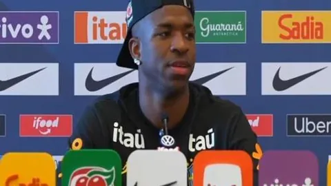 张帅搭档险胜对手，2-1反败为胜进WTA阿布扎比站双打八强