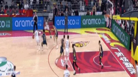 悉尼斯威尼Netflix新片Night Teeth中演吸血鬼